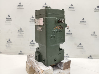 Woodward Governor 8250-749 Cat P/N: 7W-6653 ECL05 EG‑3P Actuator Governor
