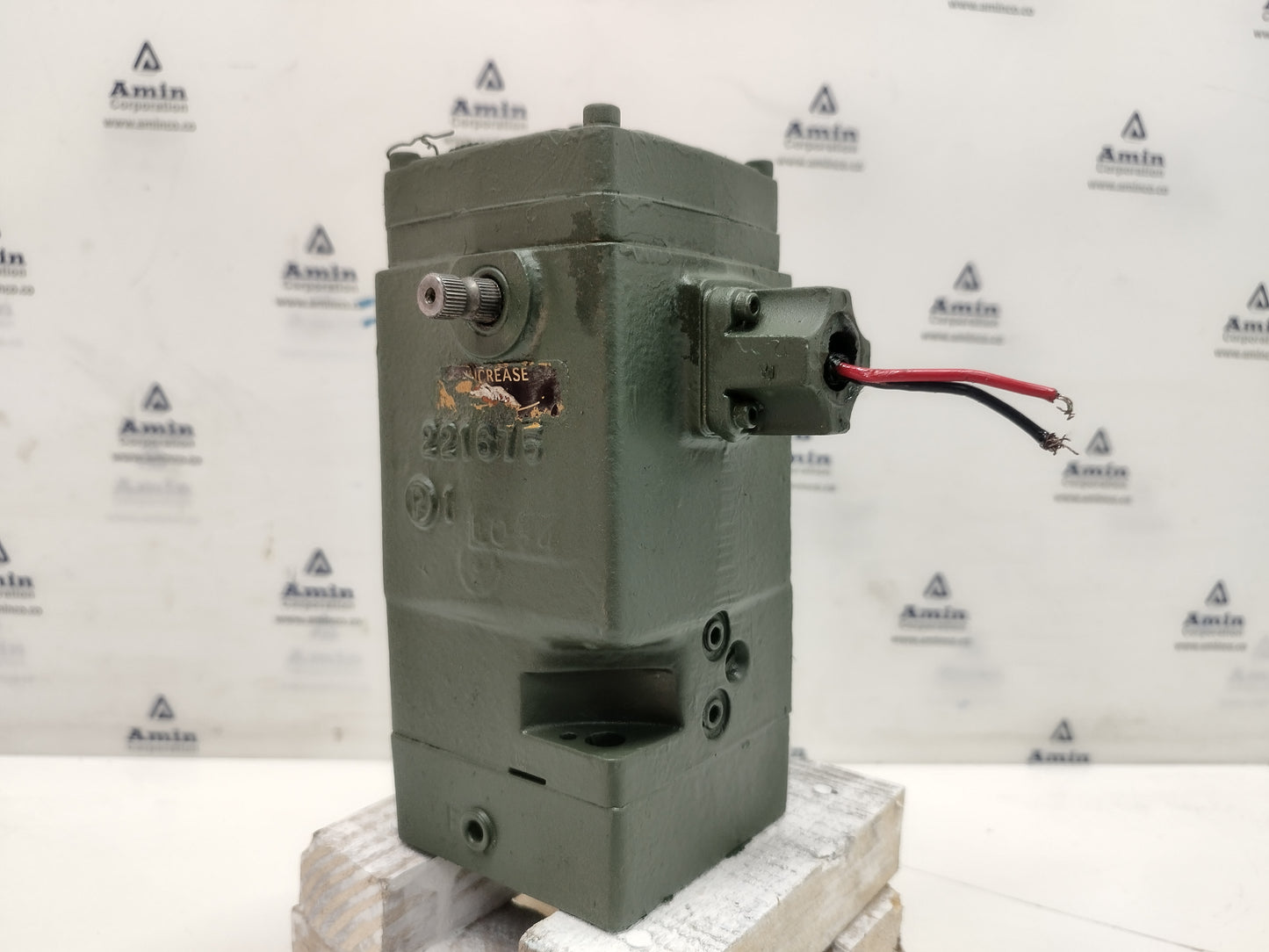 Woodward Governor 8250-749 Cat P/N: 7W-6653 ECL05 EG‑3P Actuator Governor