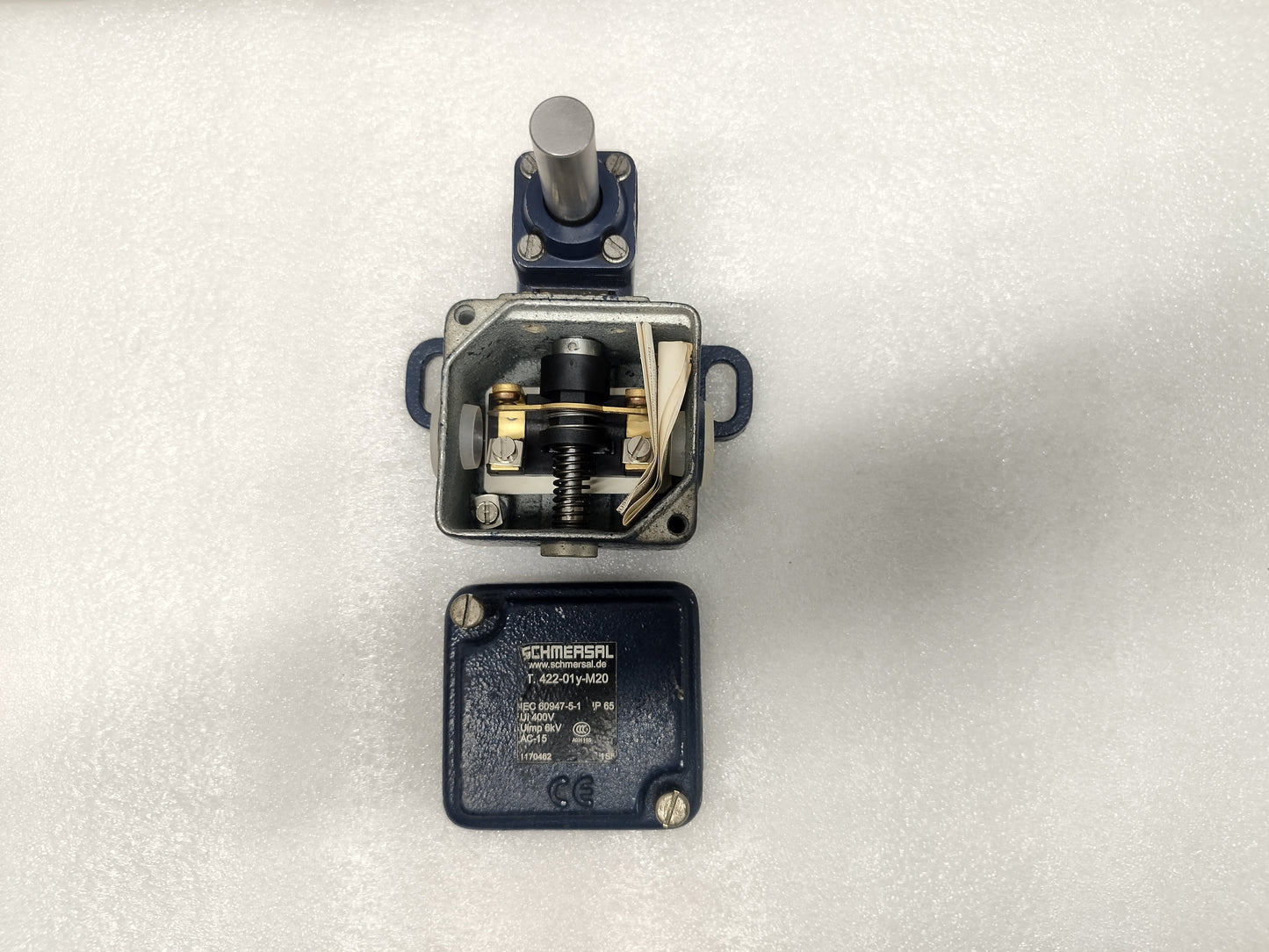Schmersal T.422-01y-M20 Limit Switch 400V - NEW