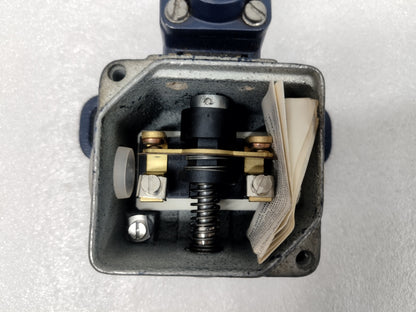 Schmersal T.422-01y-M20 Limit Switch 400V - NEW