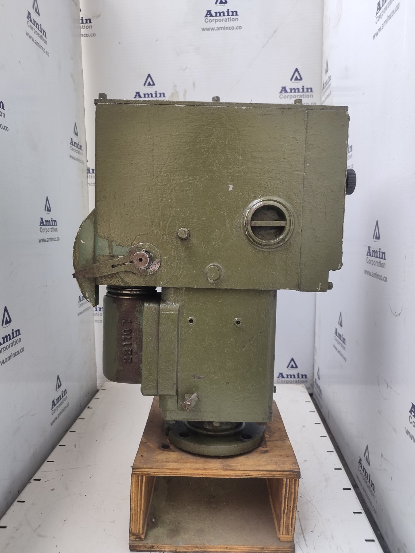 Woodward EGB Governor/Actuator 8240-218 RPM: 436-1036