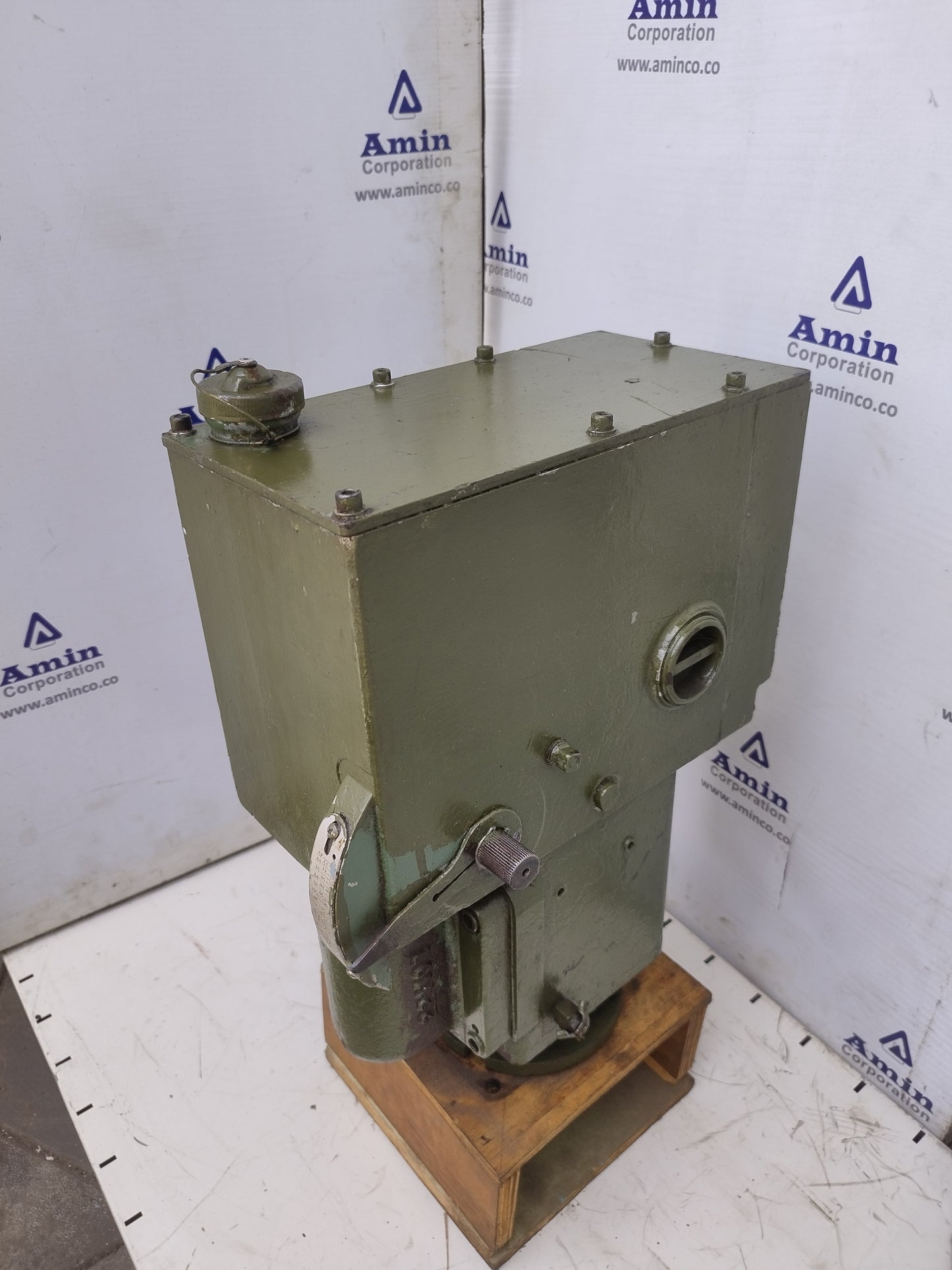 Woodward EGB Governor/Actuator 8240-218 RPM: 436-1036
