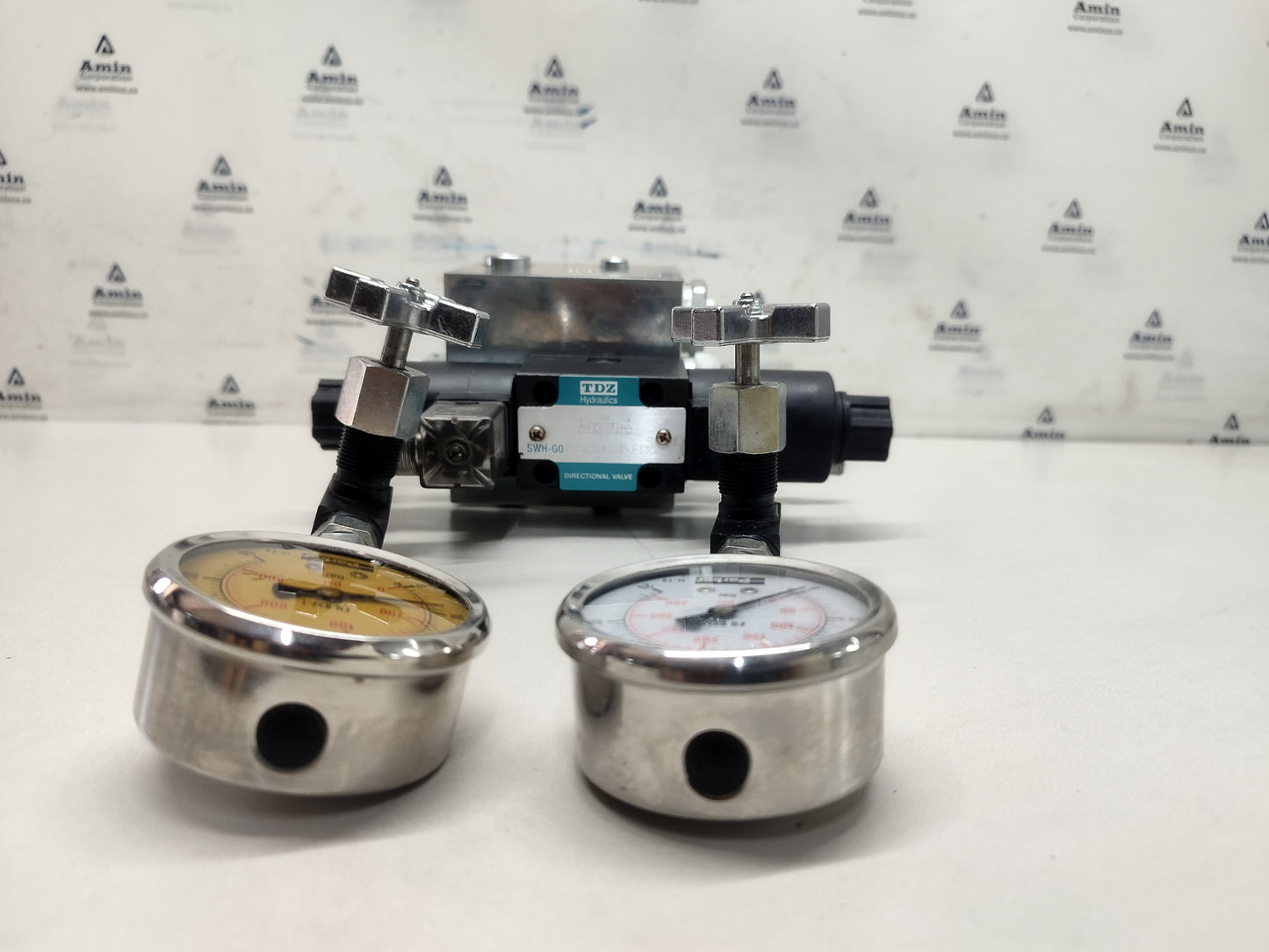 Parker 8F4661C Hydraulic Control Block - NEW - For price send a Message