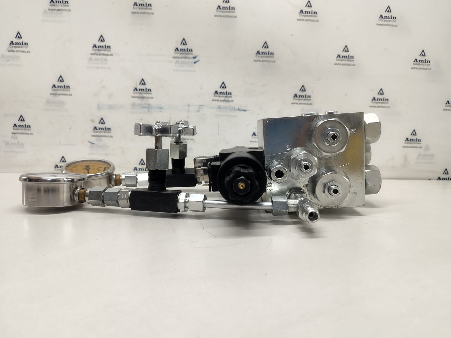 Parker 8F4661C Hydraulic Control Block - NEW - For price send a Message