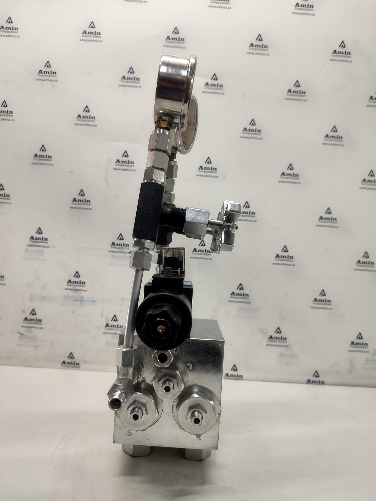 Parker 8F4661C Hydraulic Control Block - NEW - For price send a Message