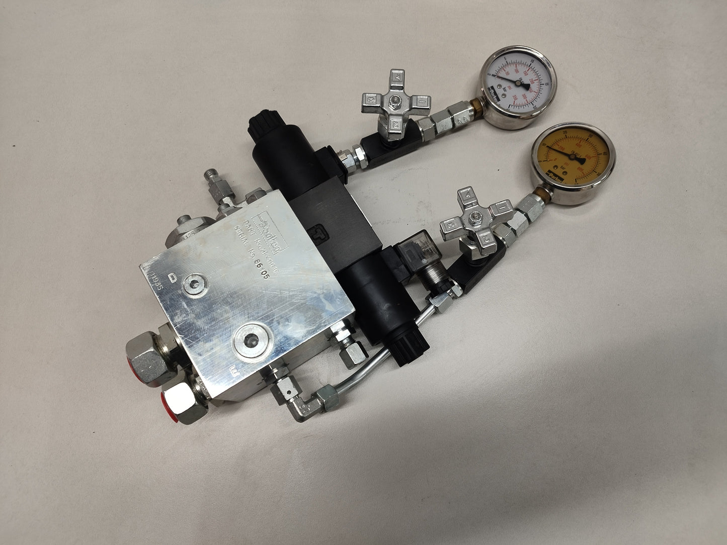 Parker 8F4661C Hydraulic Control Block - NEW - For price send a Message