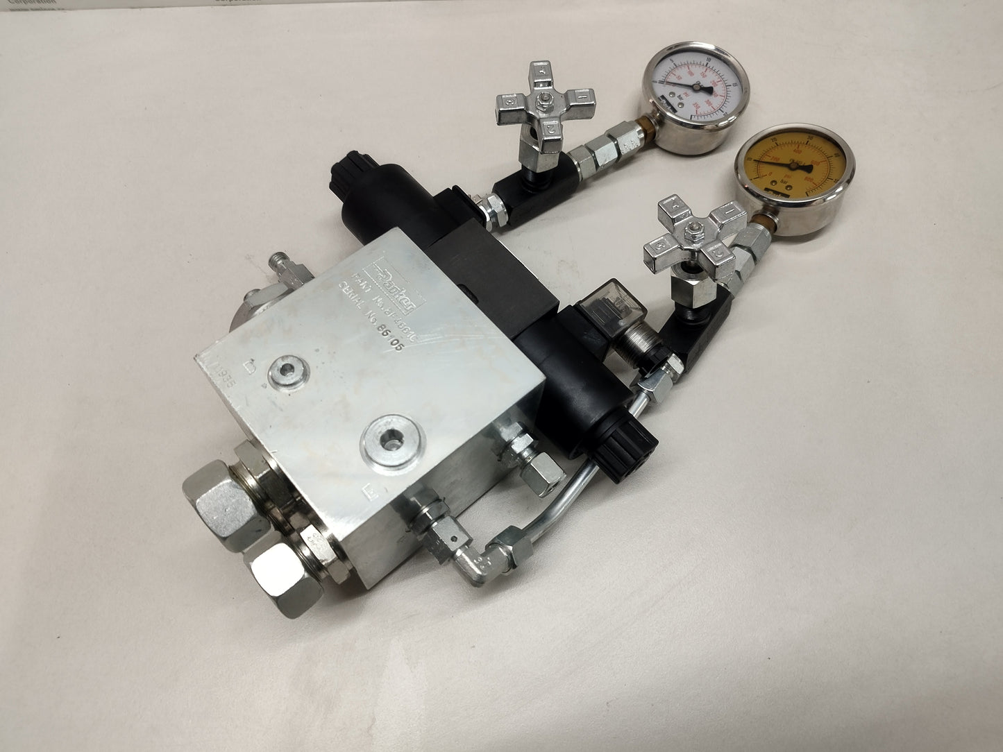 Parker 8F4661C Hydraulic Control Block - NEW - For price send a Message