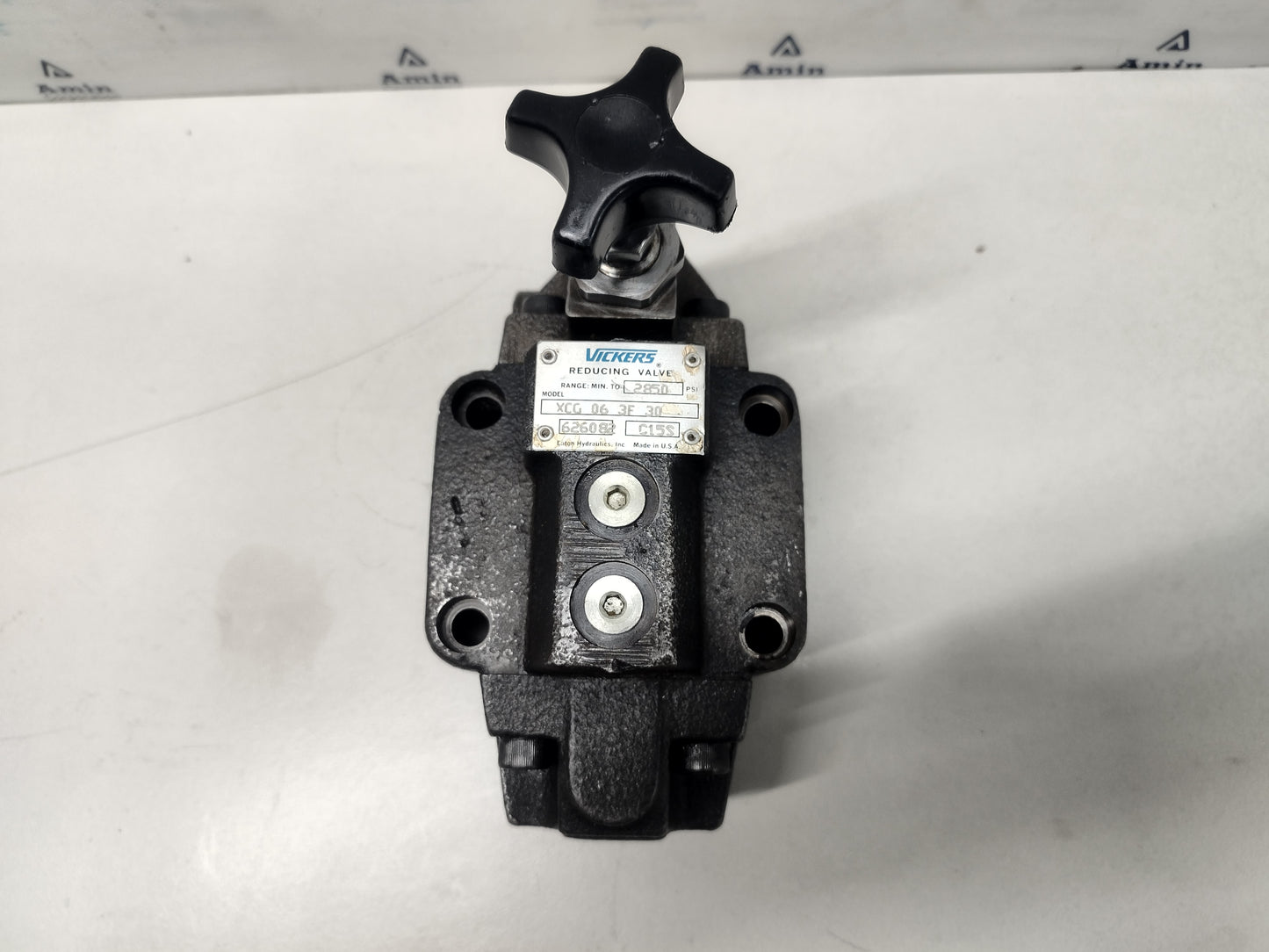 Vickers XCG 06 3F 30 Pressure Reducing valve 2850 psi max. - NEW