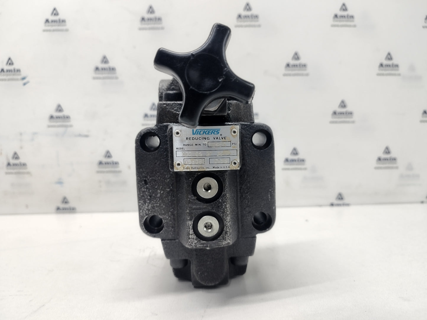 Vickers XCG 06 3F 30 Pressure Reducing valve 2850 psi max. - NEW