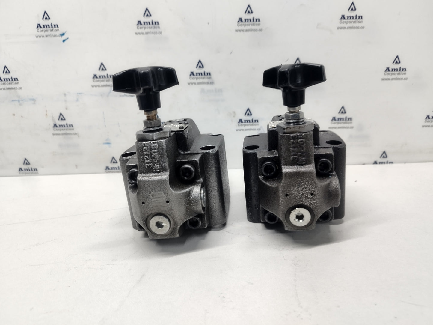 Vickers XCG 06 3F 30 Pressure Reducing valve 2850 psi max. - NEW